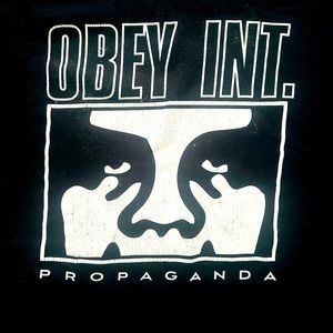 Medium Black Obey International Propaganda T-shirt